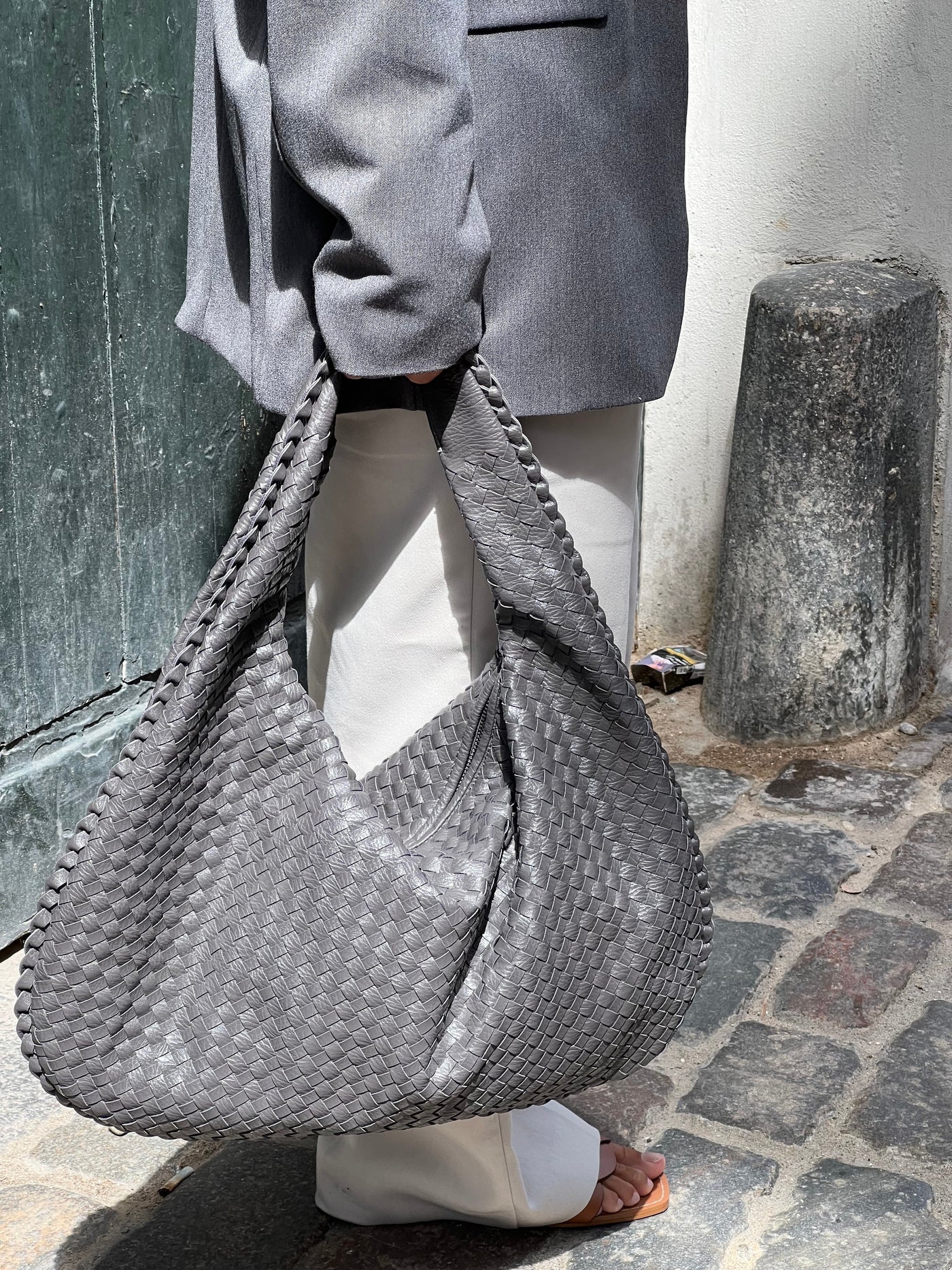 Nora | Geflochtene Hobo-Tasche mit modernem Design