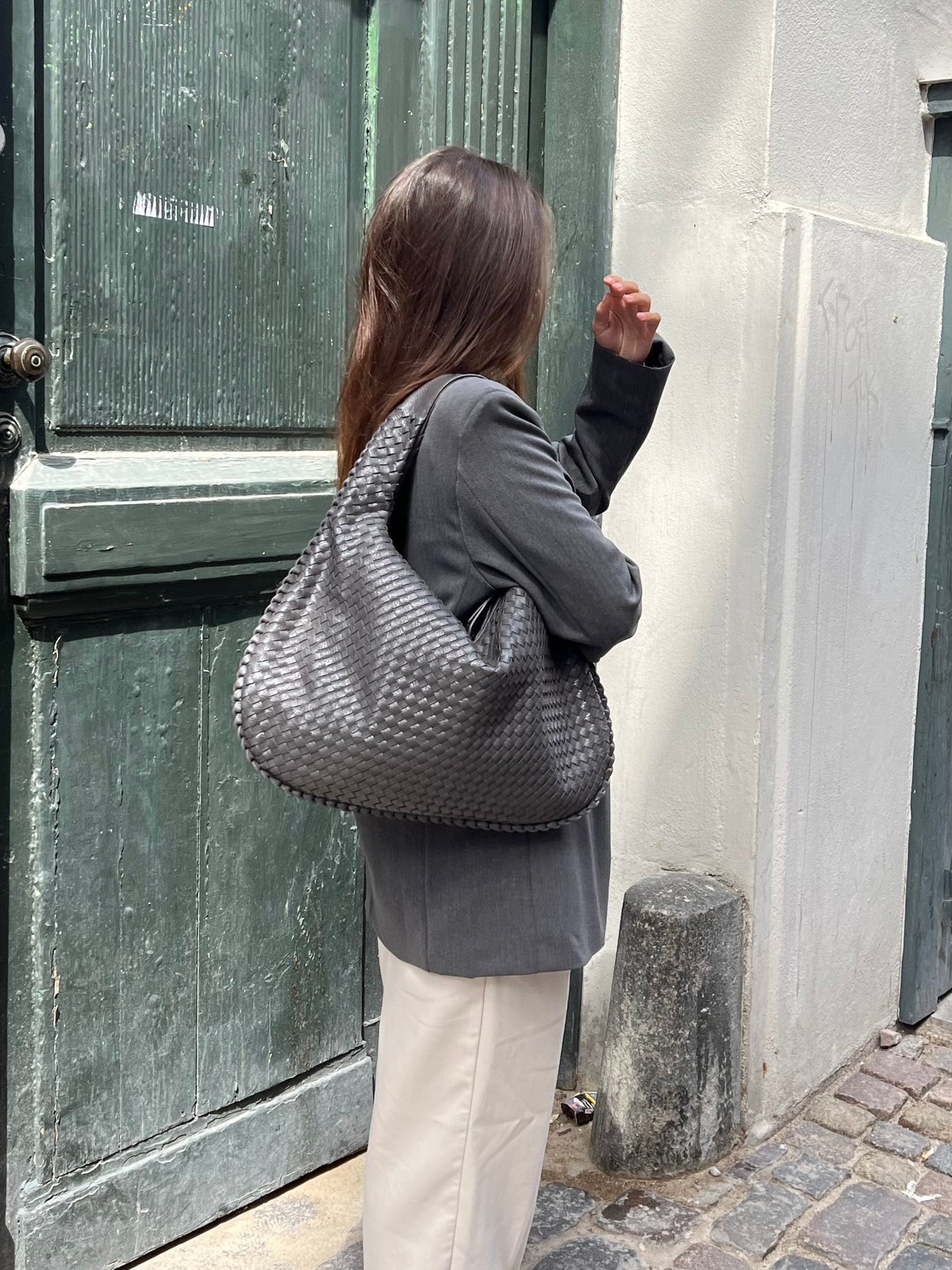 Nora | Geflochtene Hobo-Tasche mit modernem Design