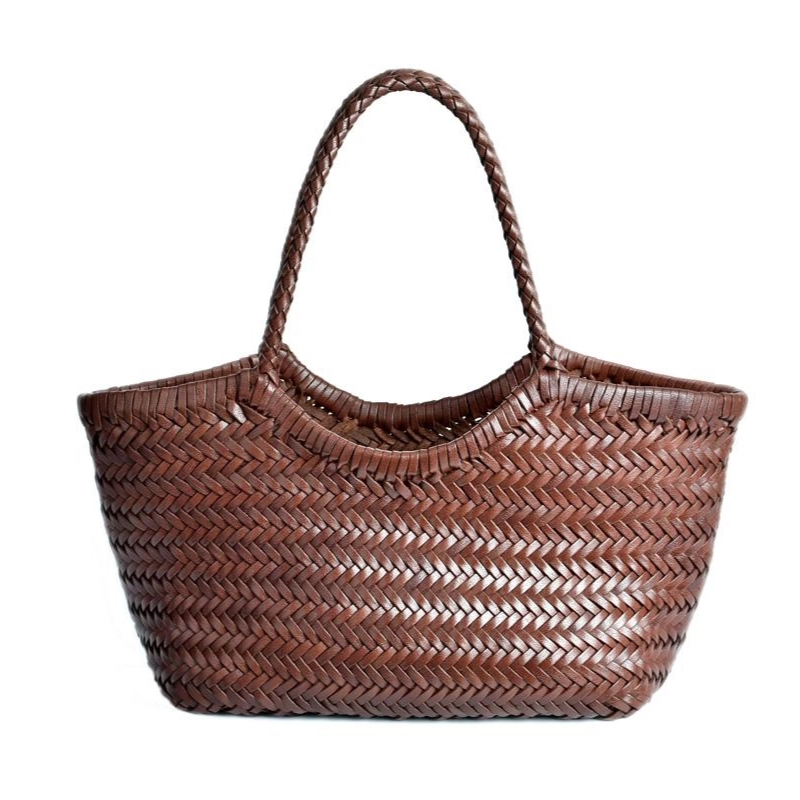 Geflochtene Tote Bag mit Leichter Struktur & Sommerlichem Look