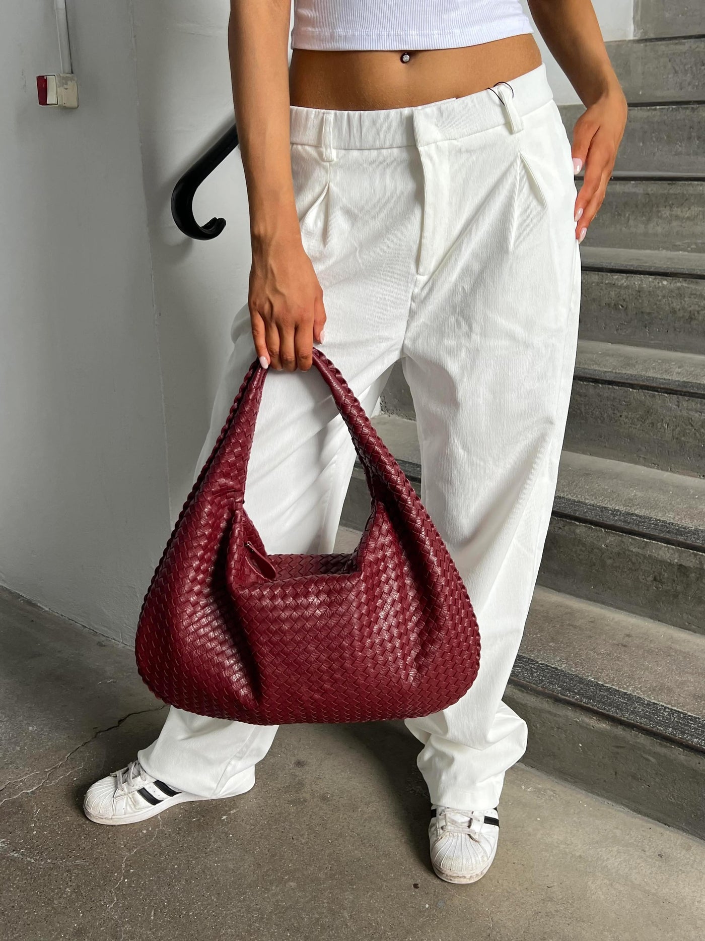 Nora | Geflochtene Hobo-Tasche mit modernem Design