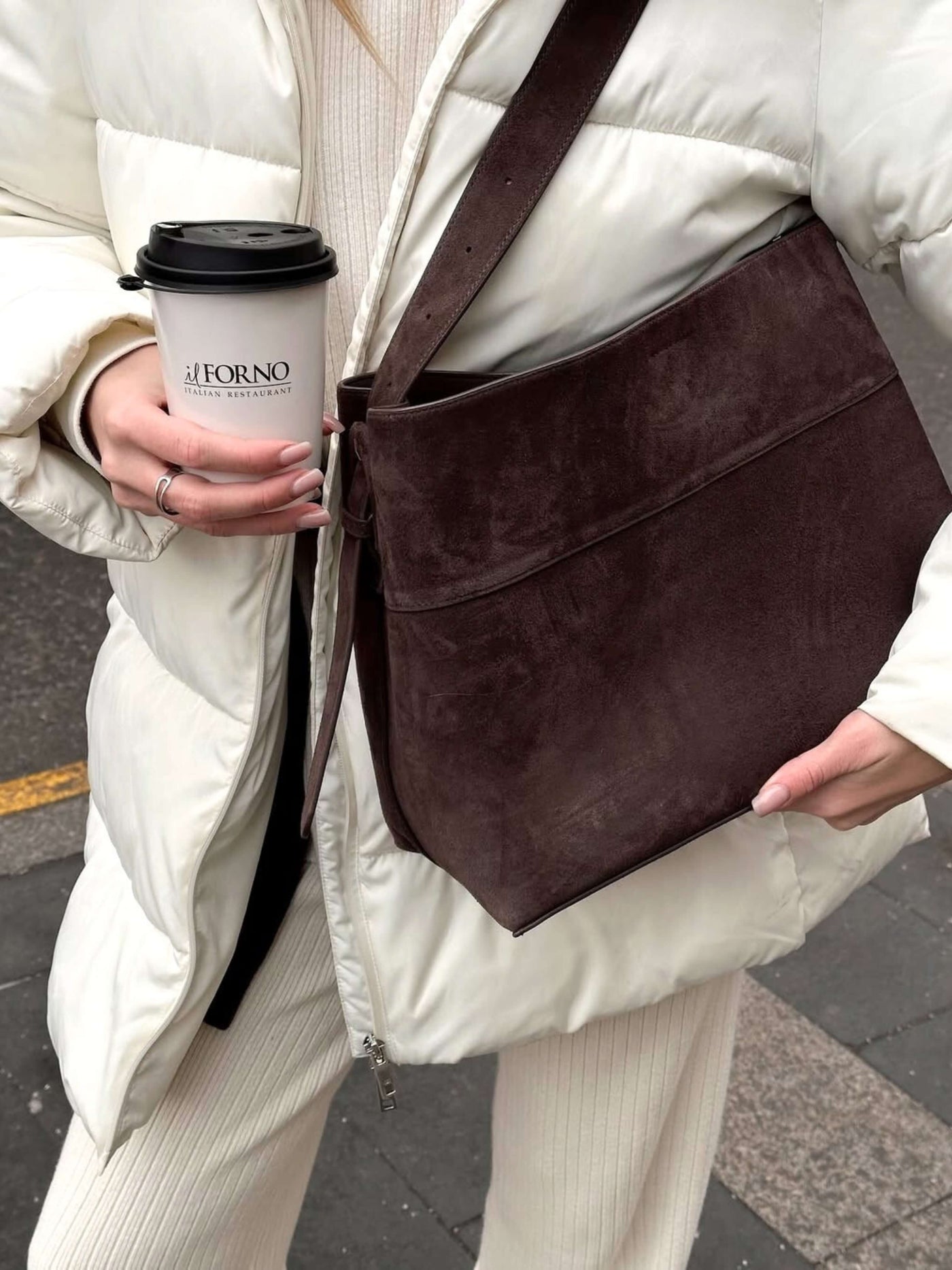 Hobo Tote Bag – lässige Eleganz aus veganem Wildleder