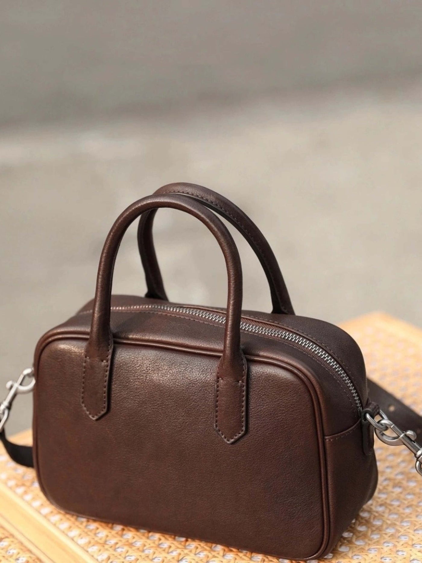 Kompakte vegane Handtasche – zeitlos, stilvoll und vielseitig einsetzbar