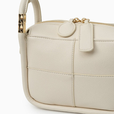 Schultertasche mit Struktur-Optik & Goldakzent