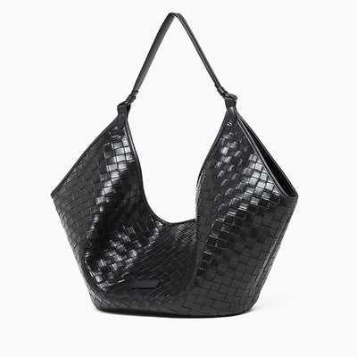 Weich fallende Schultertasche mit Flechtstruktur & Schlanker Form