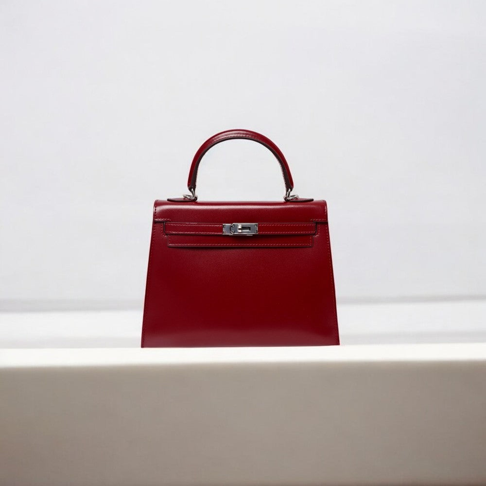 Elegante rote Handtasche – kleines Format, großer Auftritt