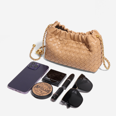 Schultertasche Weinrot – Geflochtene Premium Bag mit goldener Kette