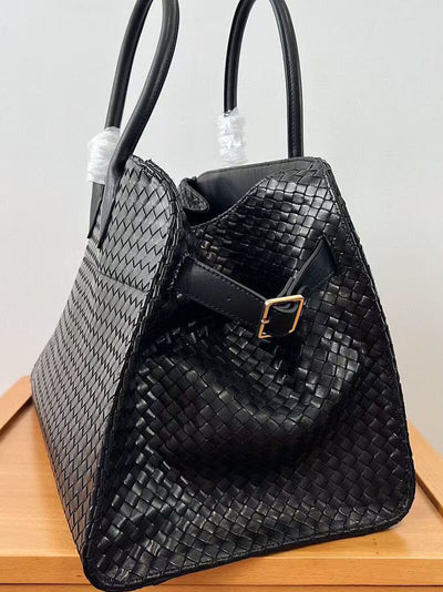 Elegante Handtasche mit geflochtenem Design und abnehmbarem Riemen