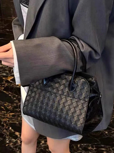Elegante Handtasche mit geflochtenem Design und abnehmbarem Riemen