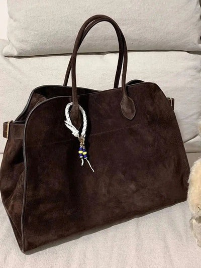 Elegante Tote Bag aus Weichem Velours mit Klassischer Silhouette
