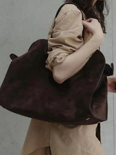 Elegante Tote Bag aus Weichem Velours mit Klassischer Silhouette